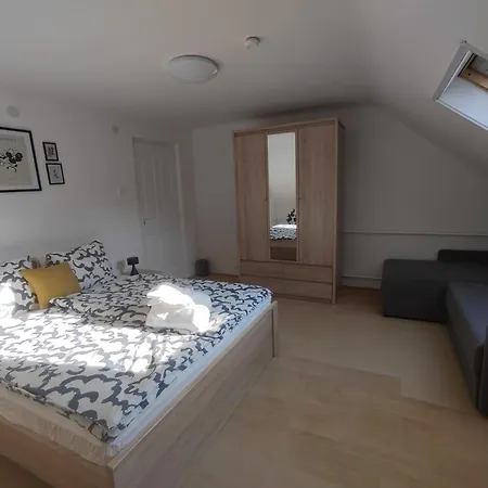 Jada Vendeghaz * ベーラパットファールヴァ